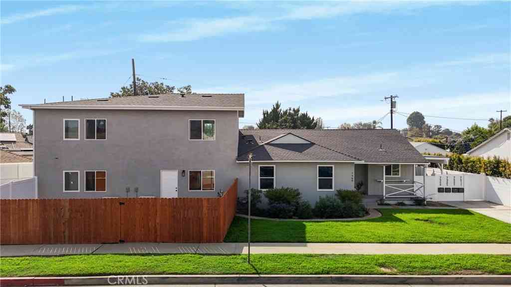 Multifamily For Sale - 7909 Aldea Avenue<br/> Lake Balboa, CA 91406