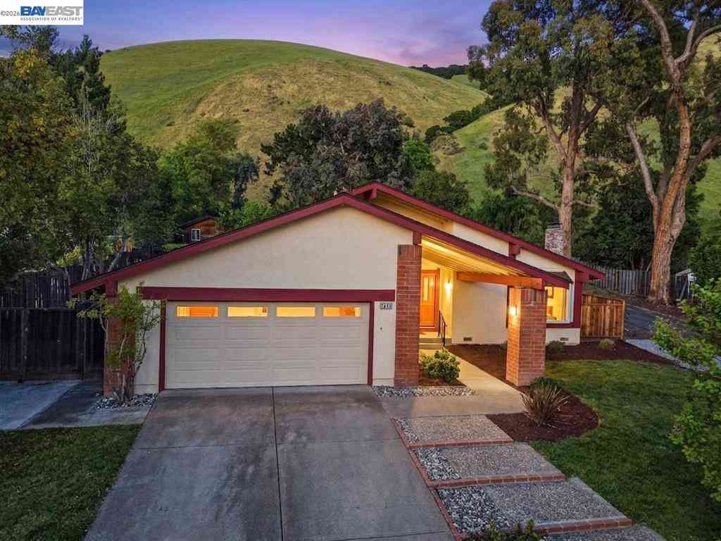 Homes For Sale - 38590 Canyon Heights Dr<br/> Fremont, CA 94536