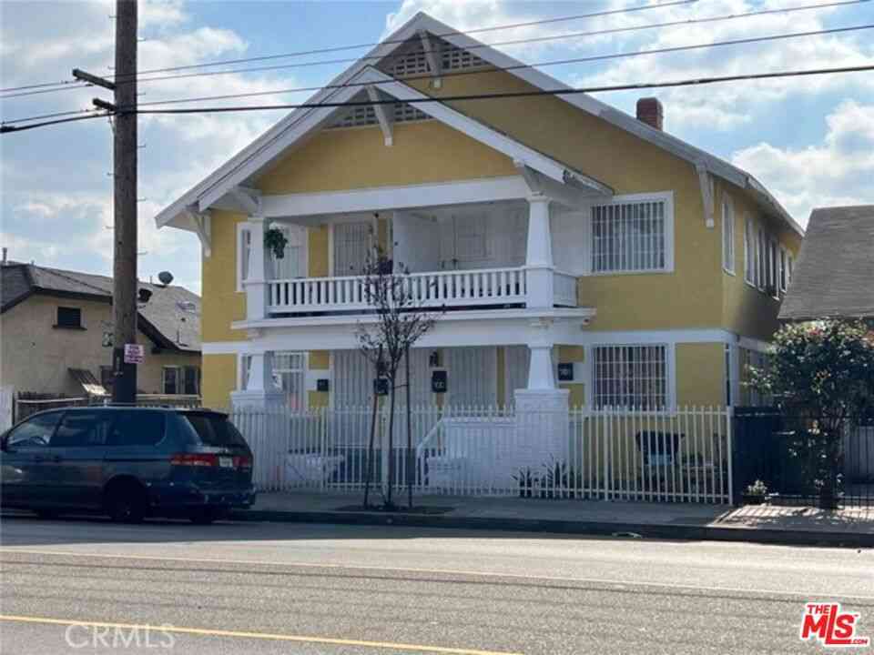 Apartment For Rent - 708 W Vernon Avenue<br/> Los Angeles, CA 90037