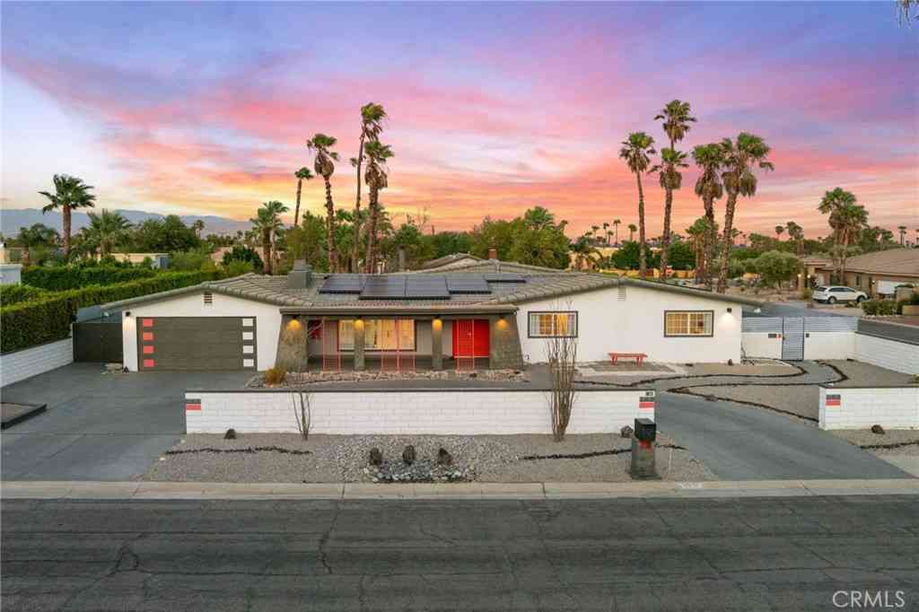 Homes For Sale - 2306 Acacia Rd E<br/> Palm Springs, CA 92262
