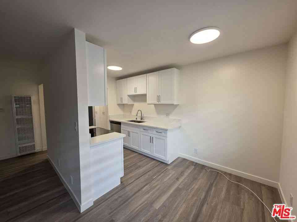 Apartment For Rent - 1433 Brockton Avenue #4<br/> Los Angeles, CA 90025