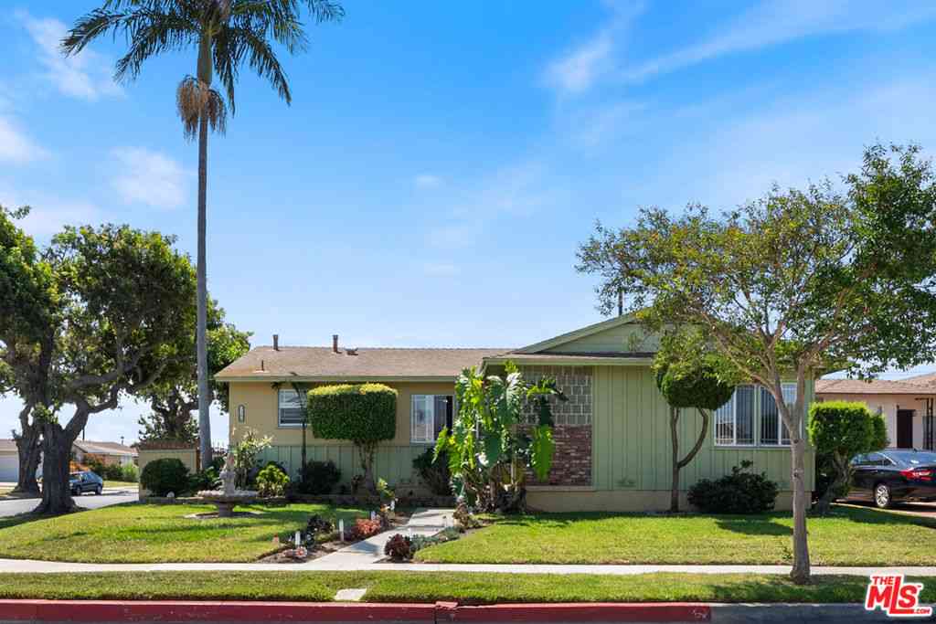 Homes For Sale - 2904 W 137th Street<br/> Gardena, CA 90249