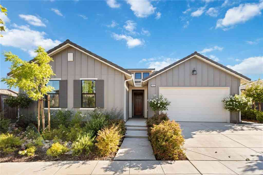 Homes For Sale - 1022 Moonrise<br/> Madera, CA 93636