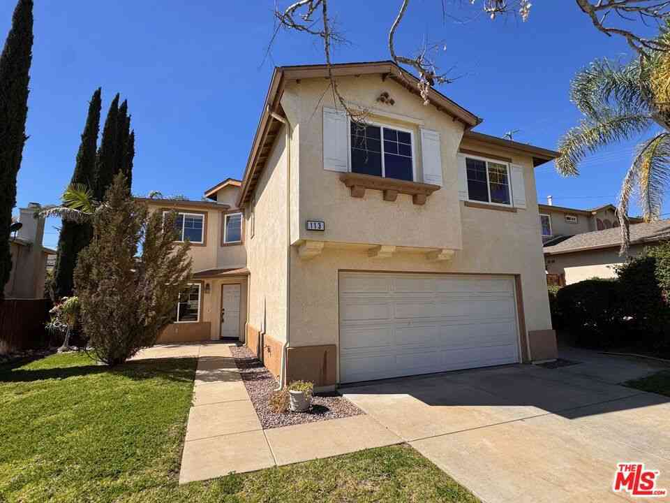 Homes For Sale - 113 Gardenside Court<br/> Fallbrook, CA 92028
