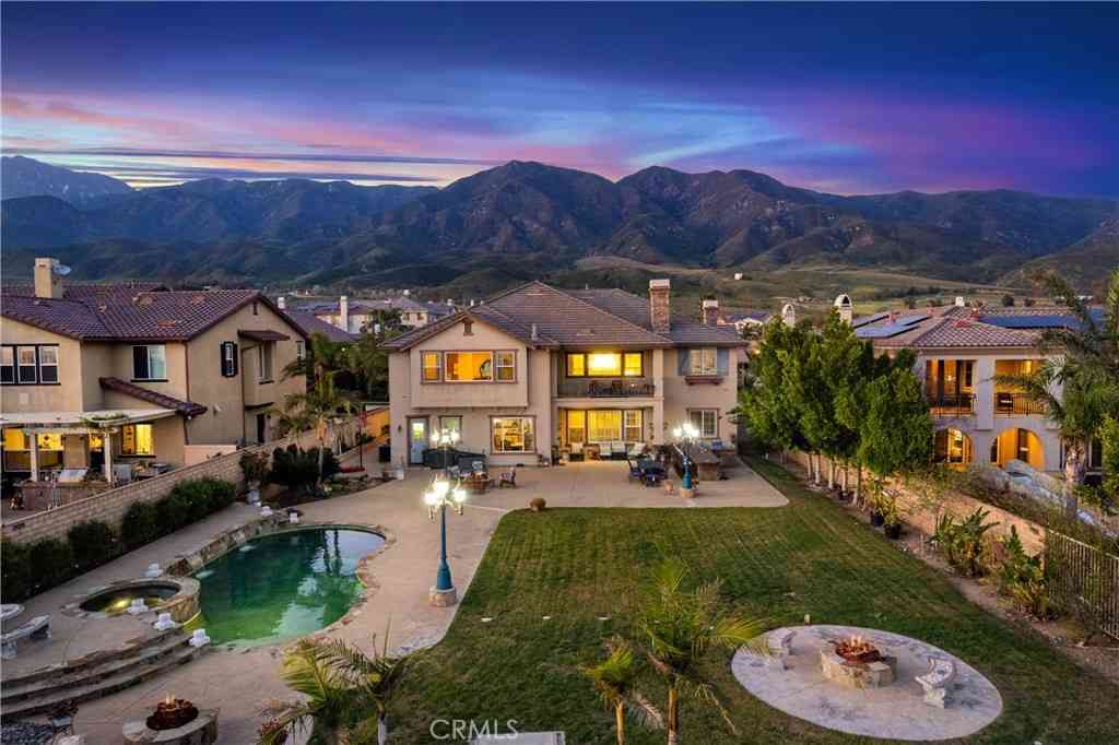 Homes For Sale - 13761 Breeders Cup Drive<br/> Rancho Cucamonga, CA 91739