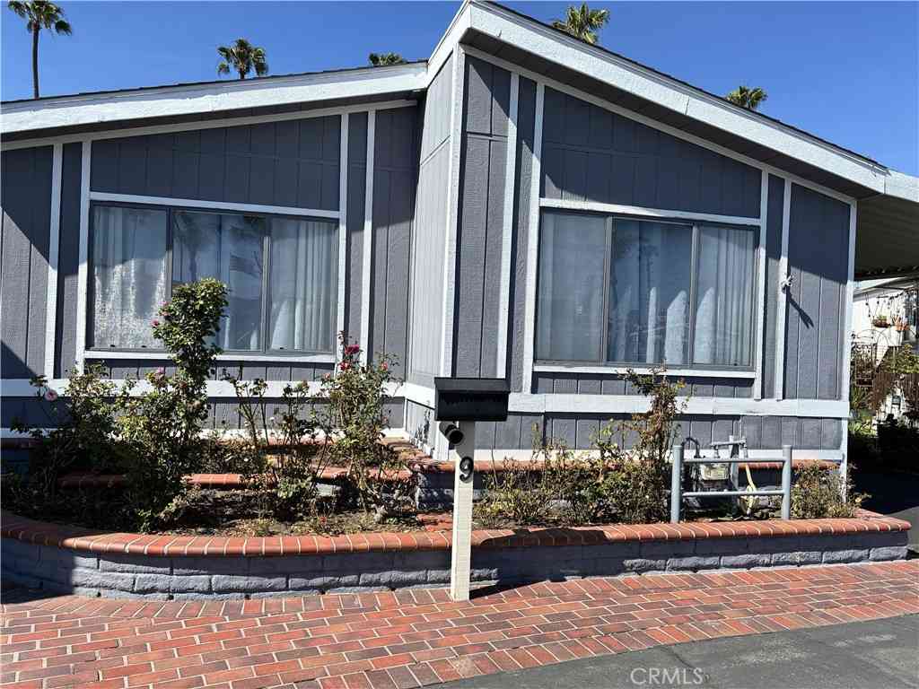 Mobile Home For Sale - 4117 W Mcfadden Avenue #9<br/> Santa Ana, CA 92704