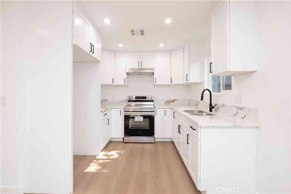 Multifamily For Rent - 5739 S St Andrews Pl #1/2<br/> Los Angeles, CA 90062