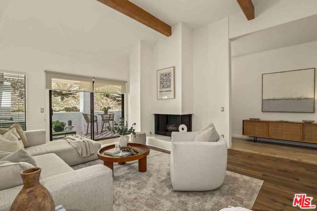 Condo For Sale - 1611 Michael Lane<br/> Pacific Palisades, CA 90272