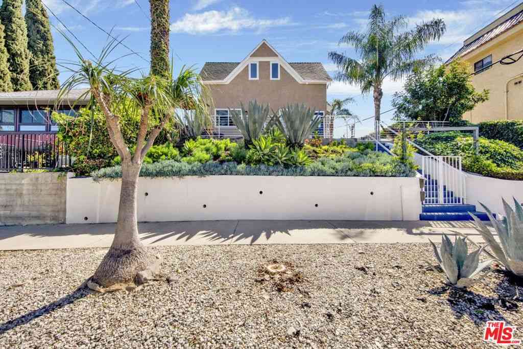 Homes For Sale - 318 Parkman Avenue<br/> Los Angeles, CA 90026