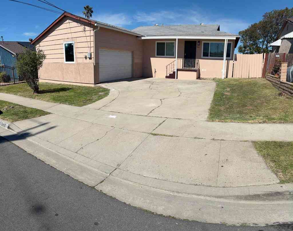 Homes For Sale - 5068 Palin St<br/> San Diego, CA 92113