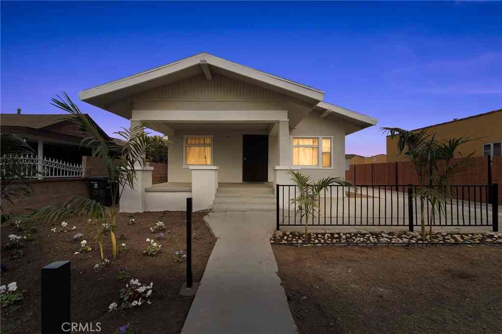 Homes For Sale - 1043 W 95th Street<br/> Los Angeles, CA 90044
