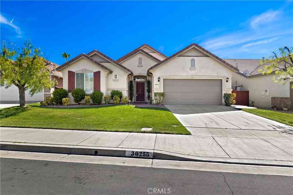 Homes For Sale - 30255 Fetzer Circle<br/> Murrieta, CA 92563