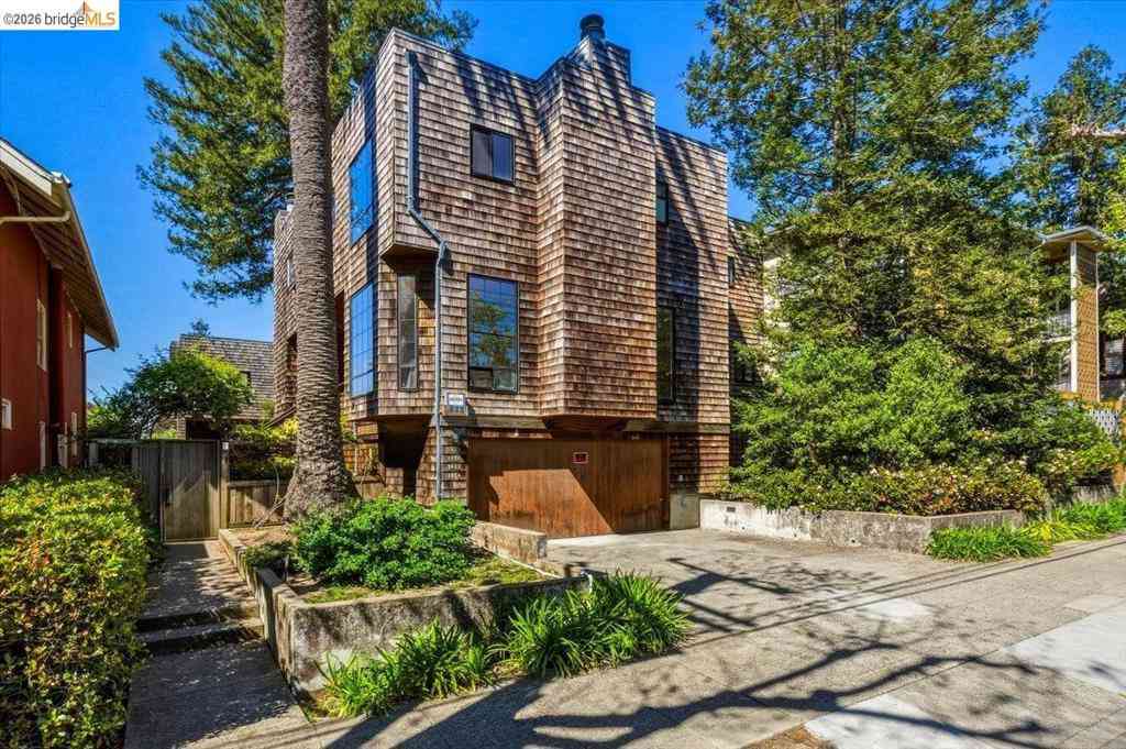 Townhouse For Sale - 1408 Henry St<br/> Berkeley, CA 94709