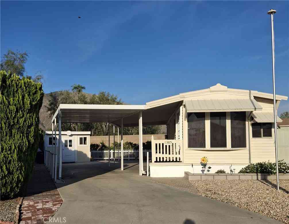 Mobile Home For Sale - 1385 Frontier Avenue<br/> San Jacinto, CA 92583