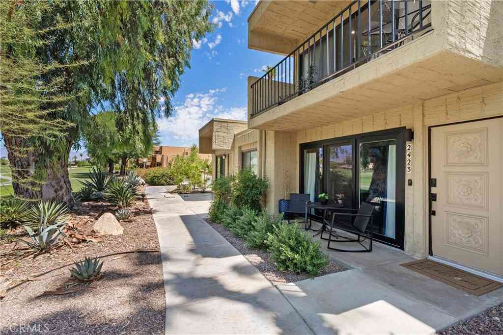 Condo For Sale - 2423 Los Patos<br/> Palm Springs, CA 92264