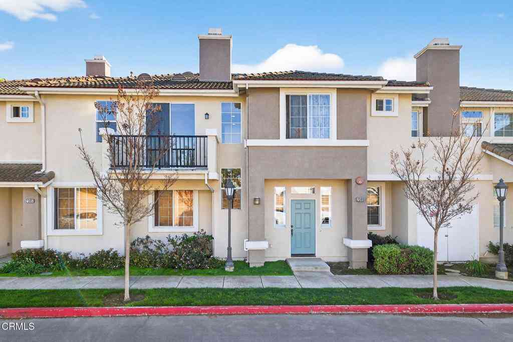 Townhouse For Sale - 2389 N Ventura Avenue<br/> Ventura, CA 93001