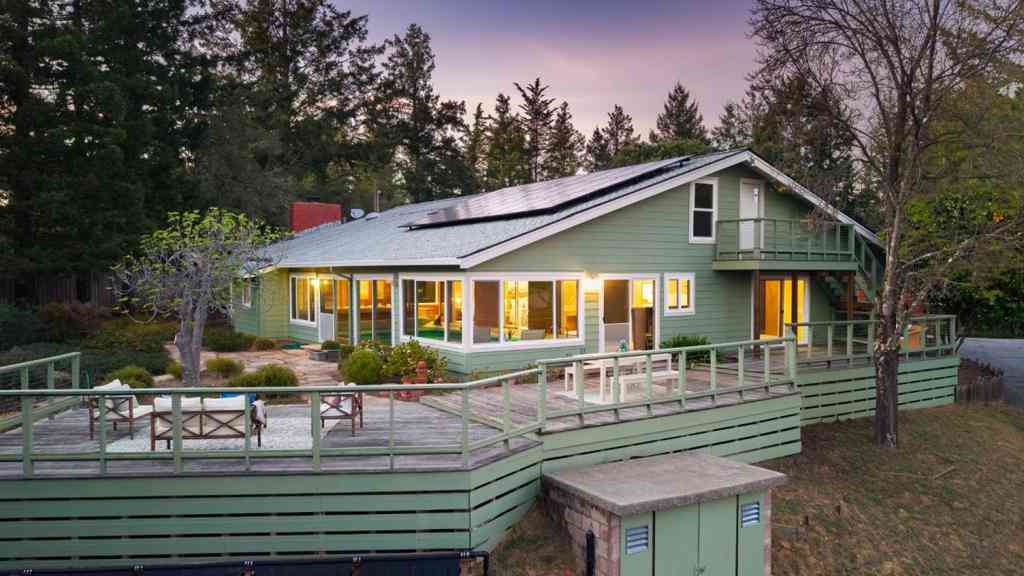 Homes For Sale - 150 Mcgivern Way<br/> Santa Cruz, CA 95060