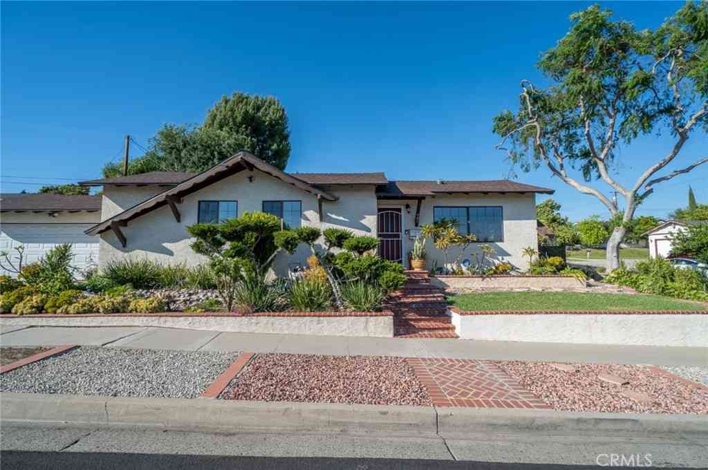 Homes For Sale - 401 Keene Drive<br/> La Habra, CA 90631