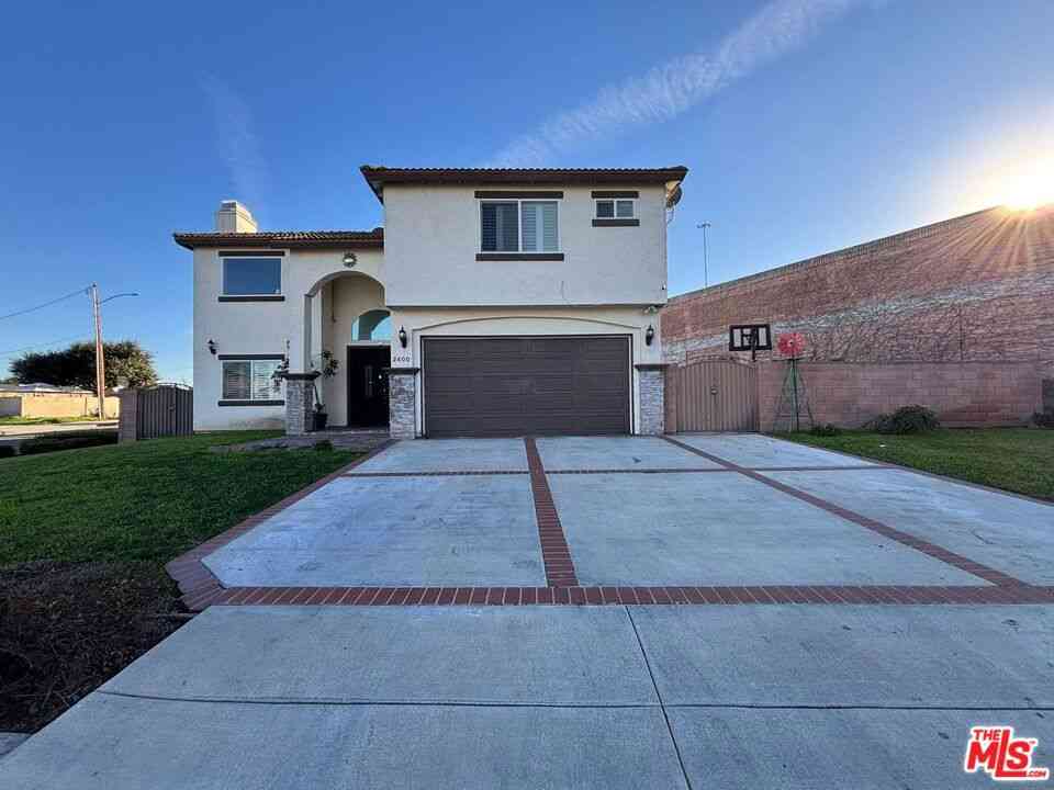 Homes For Rent - 2600 W Picadilly Way<br/> Anaheim, CA 92801