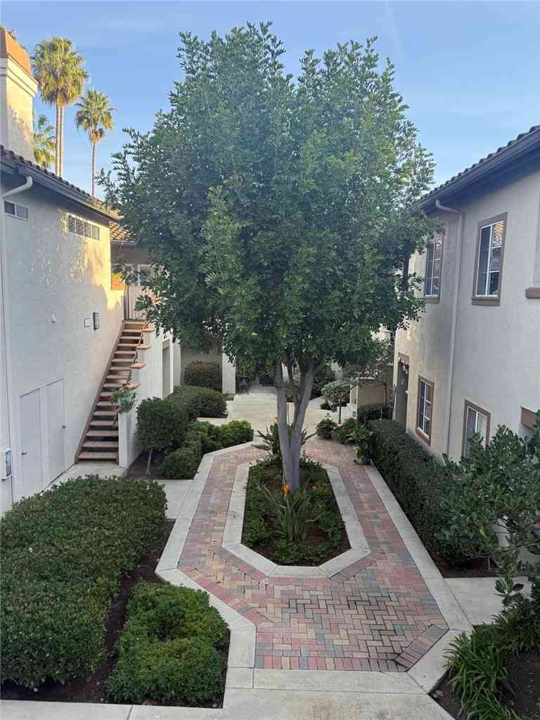 Condo For Sale - 28 Via Alivio<br/> Rancho Santa Margarita, CA 92688
