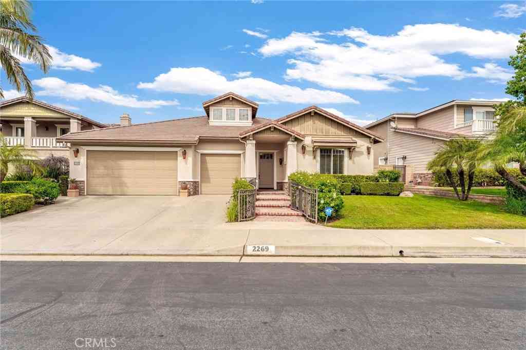 Homes For Sale - 2269 Shady Oaks<br/> Glendora, CA 91741