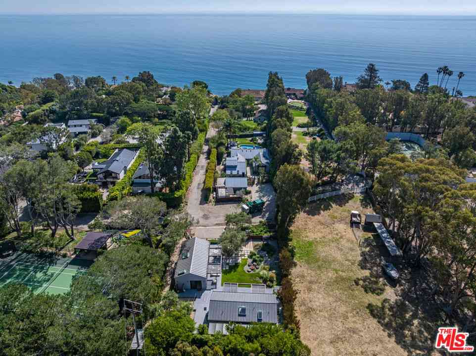 Homes For Rent - 28036 Sea Lane Drive #B<br/> Malibu, CA 90265