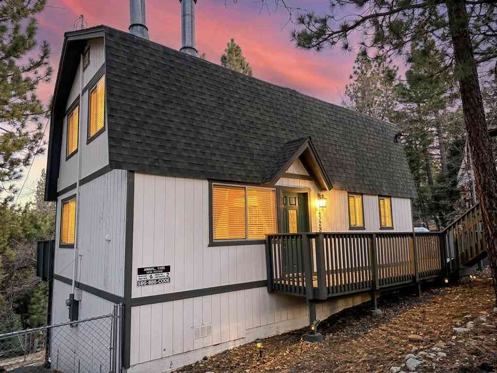 Homes For Sale - 43289 Shasta Road<br/> Big Bear, CA 92315