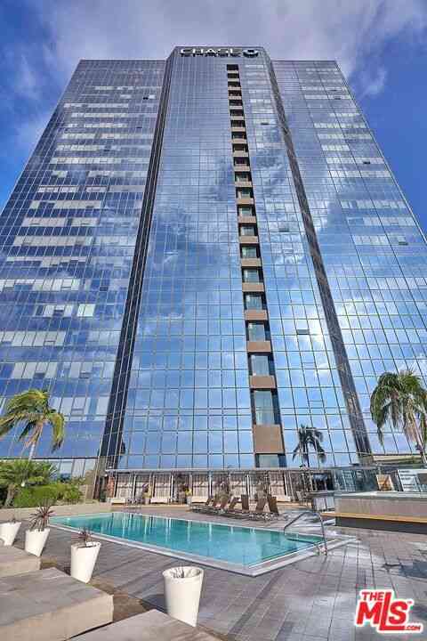 Condo For Rent - 1100 Wilshire Boulevard #3001<br/> Los Angeles, CA 90017