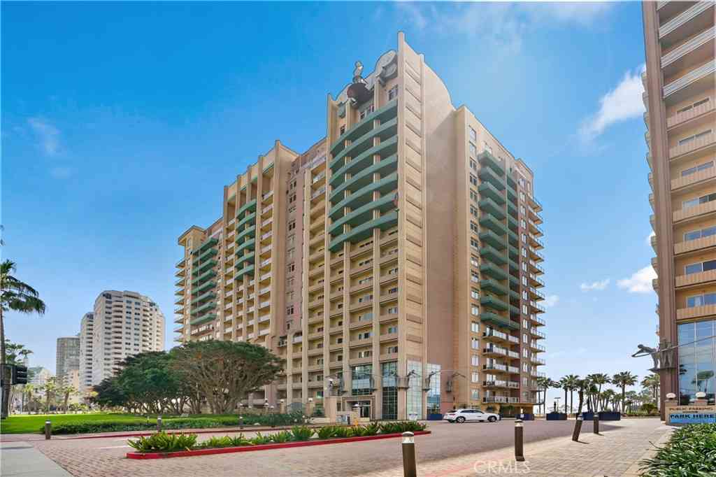 Condo For Rent - 488 E Ocean #P2<br/> Long Beach, CA 90802