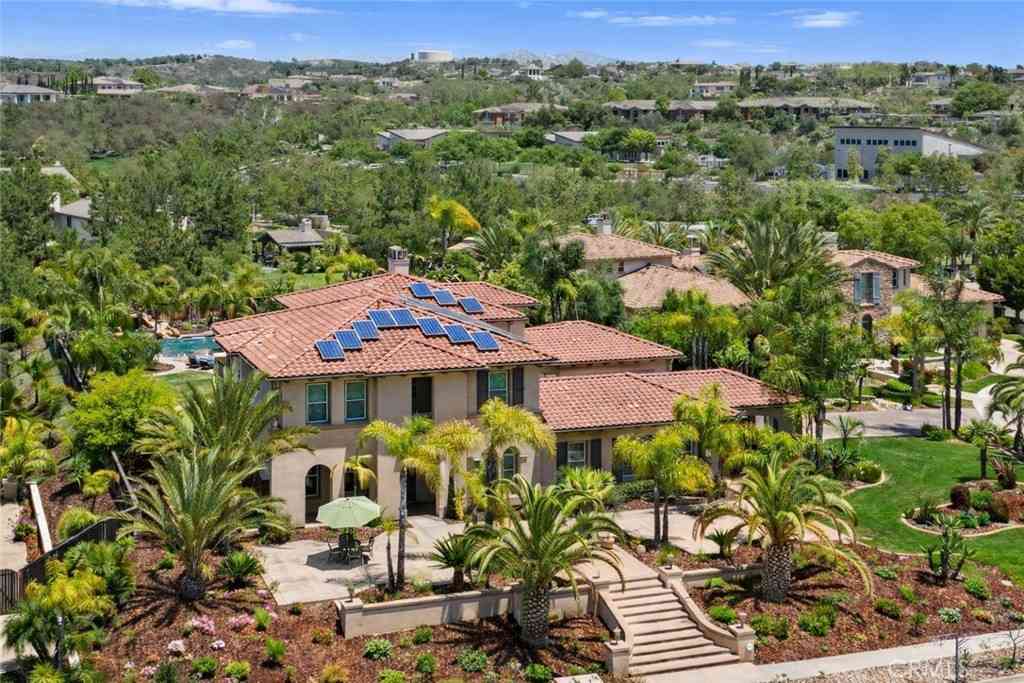 Homes For Sale - 15020 Applewood Court<br/> San Diego, CA 92131