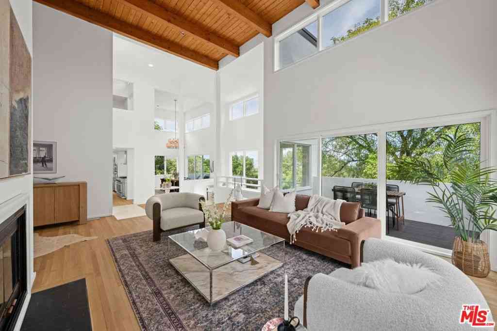 Homes For Sale - 6969 Woodrow Wilson Drive<br/> Los Angeles, CA 90068