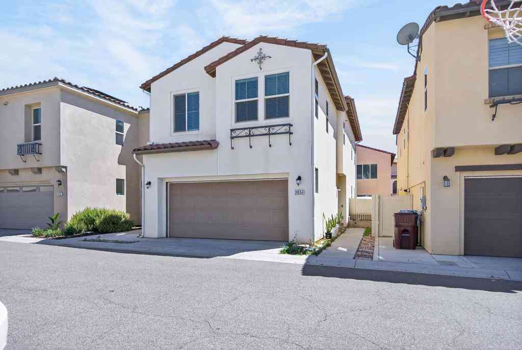Condo For Sale - 31554 Alicante Loop<br/> Winchester, CA 92596