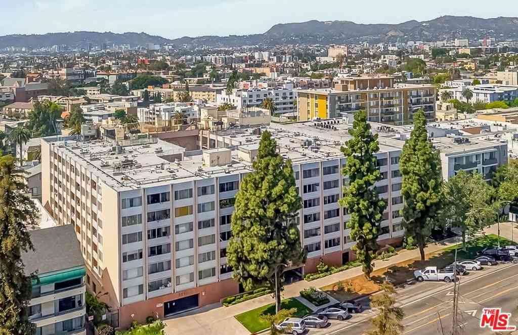 Condo For Sale - 421 S La Fayette Park Place #515<br/> Los Angeles, CA 90057