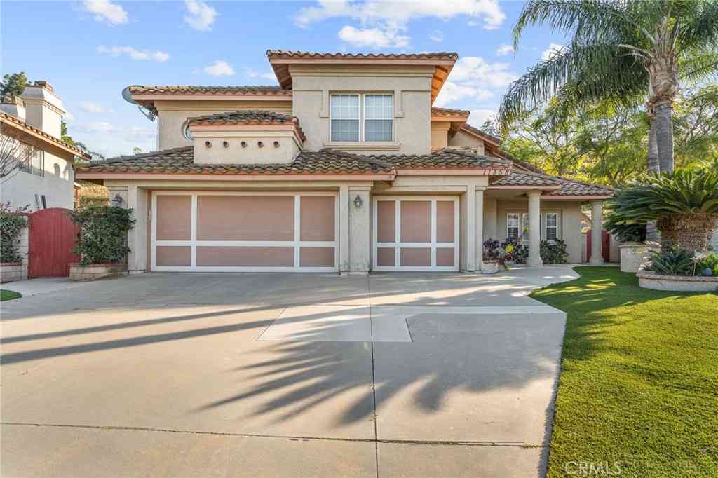 Homes For Sale - 11358 Breithorn Court<br/> Riverside, CA 92503