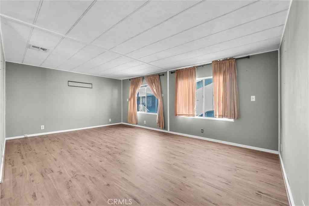Mobile Home For Sale - 716 N Grand Ave. #D7<br/> Covina, CA 91724
