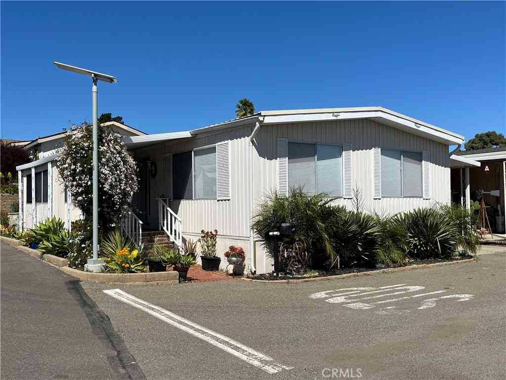 Mobile Home For Sale - 1716 Carolyn Drive #106<br/> San Luis Obispo, CA 93405