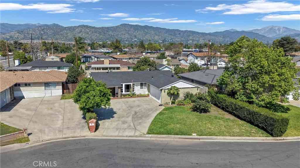 Homes For Sale - 907 E Ghent E<br/> Azusa, CA 91702