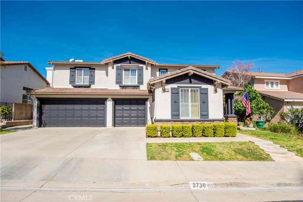 Homes For Sale - 3730 Wallowa Circle<br/> Corona, CA 92881