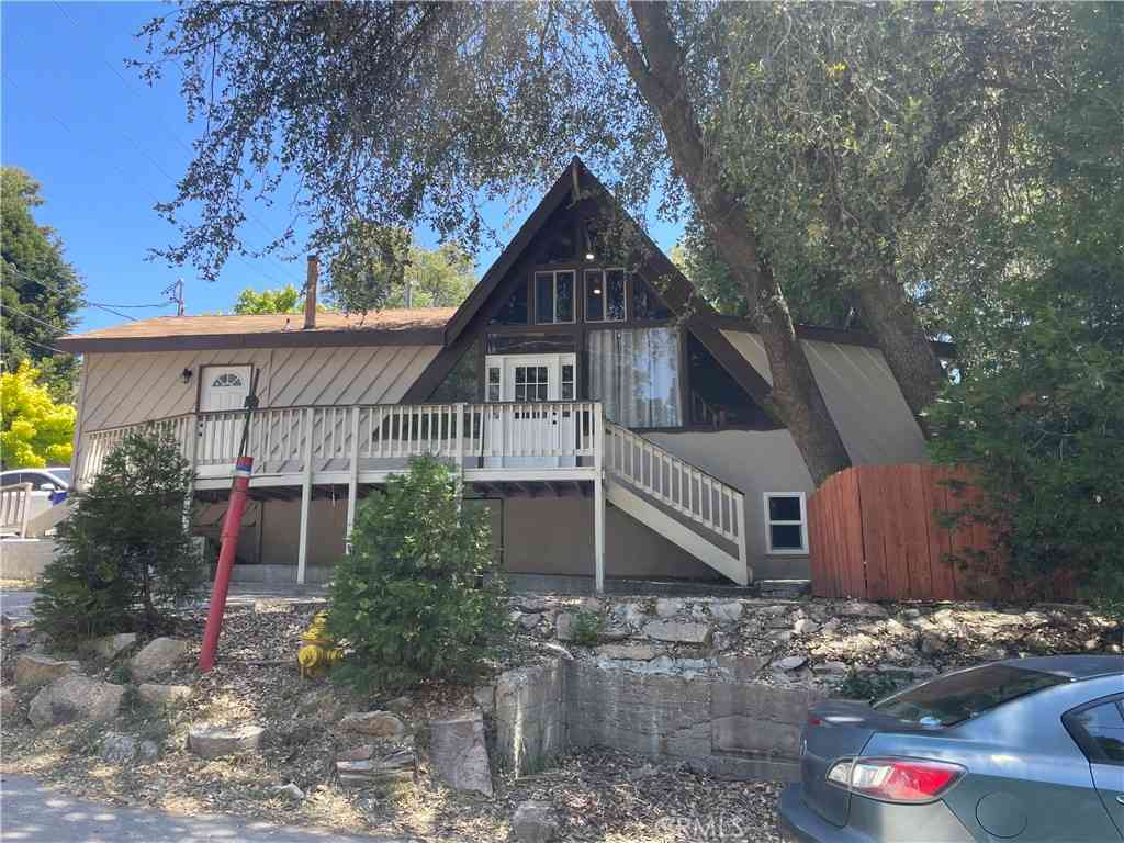 Homes For Rent - 29392 Lake View<br/> Cedar Glen, CA 92321