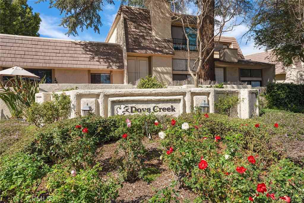 Townhouse For Sale - 6121 Shoup Avenue #23<br/> Woodland Hills, CA 91367