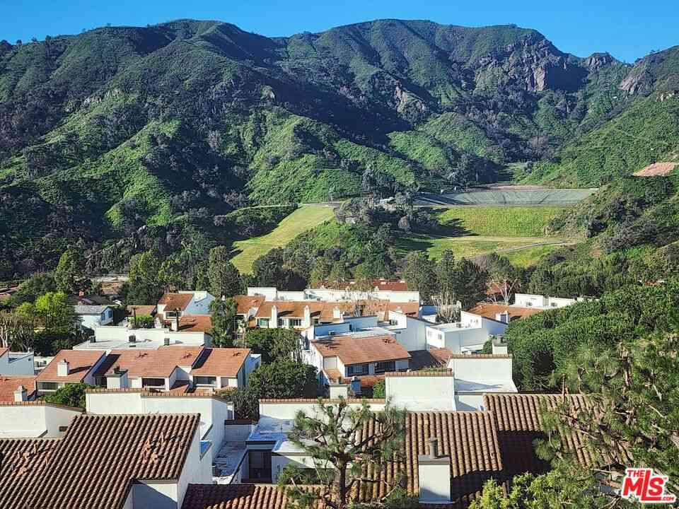 Condo For Sale - 1770 Palisades Drive<br/> Pacific Palisades, CA 90272
