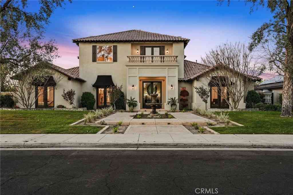 Homes For Sale - 15014 Thunder Valley Road<br/> Bakersfield, CA 93314