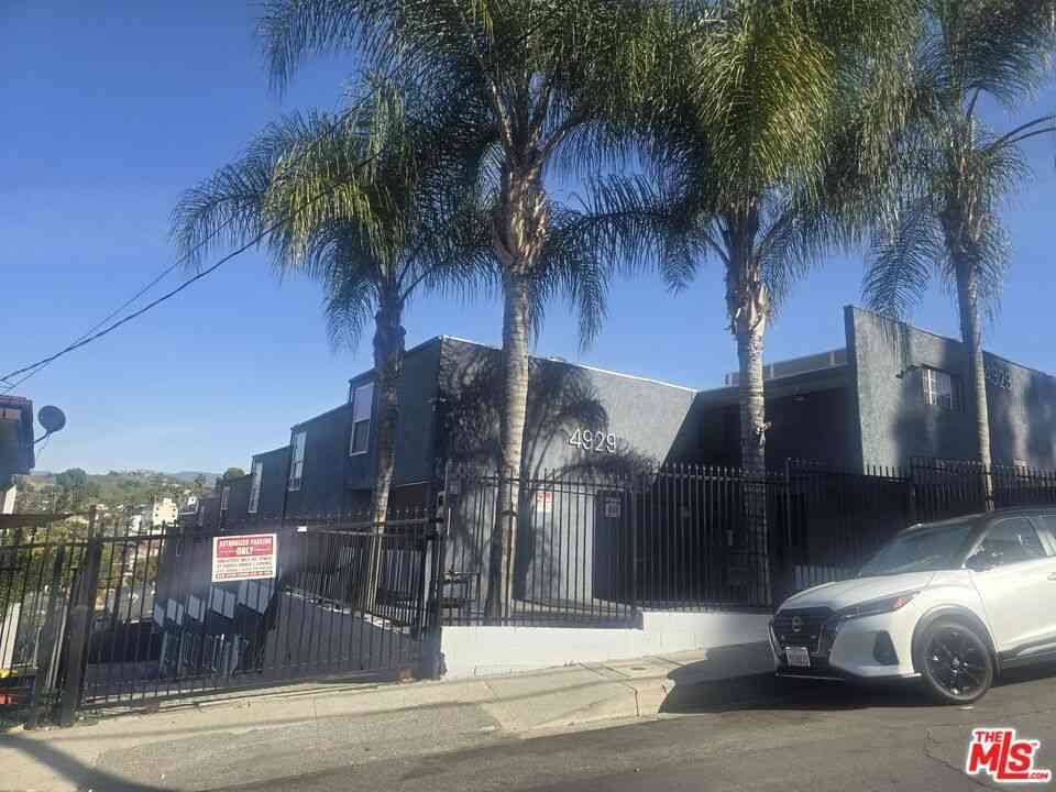 Apartment For Rent - 4929 Lynnfield Street #10<br/> Los Angeles, CA 90032