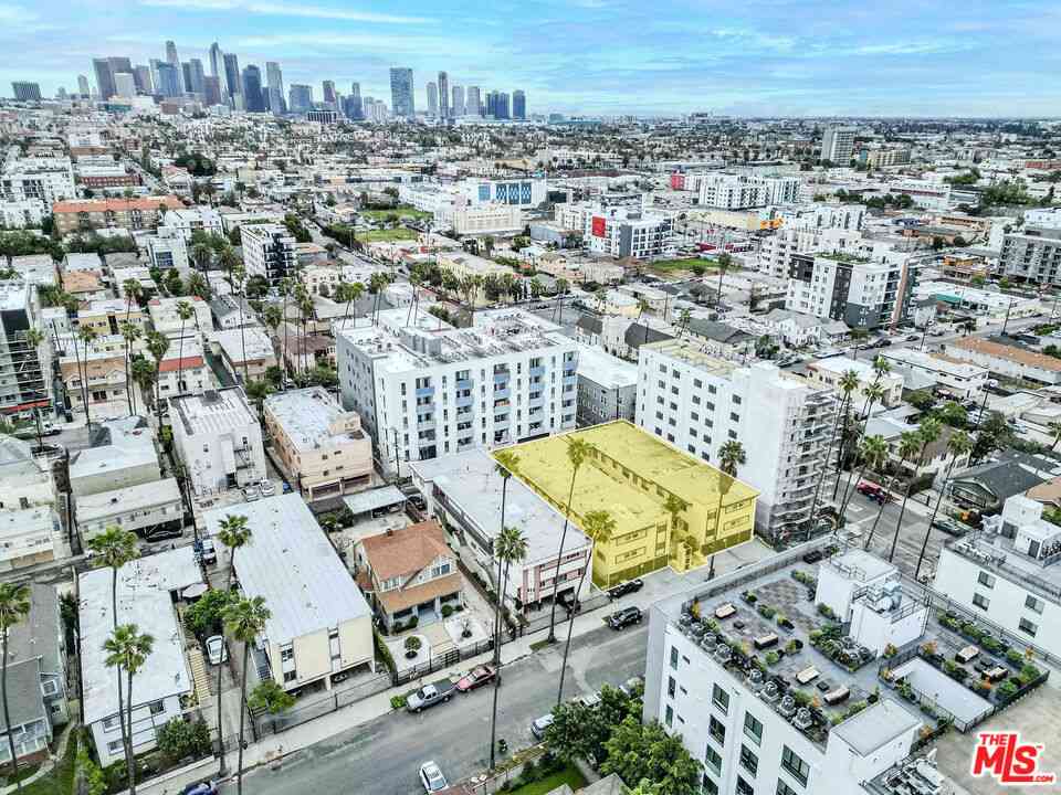 Homes For Sale - 932 Fedora Street<br/> Los Angeles, CA 90006