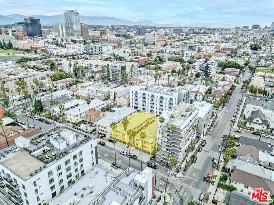 Homes For Sale - 926 Fedora Street<br/> Los Angeles, CA 90006