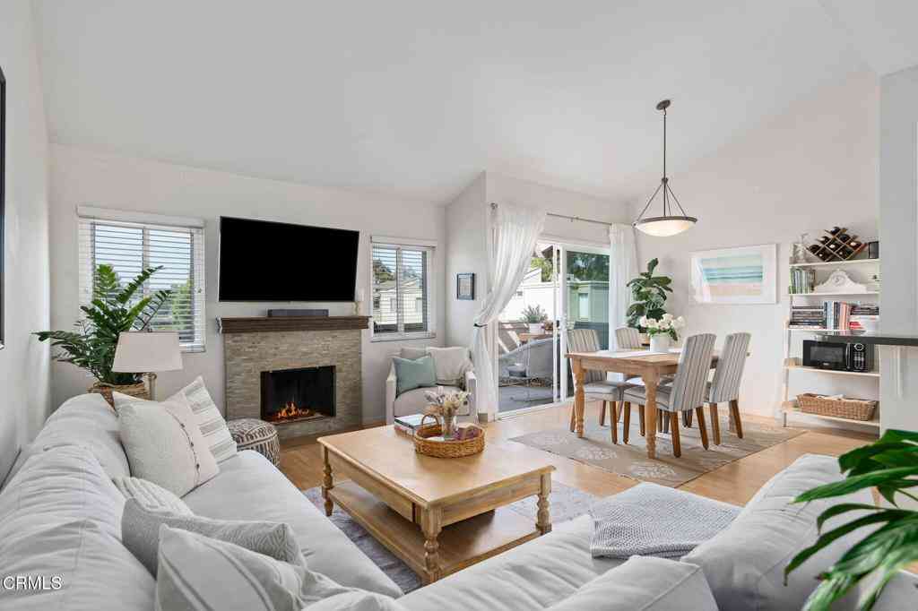 Condo For Sale - 1280 Seacliff Court #2<br/> Ventura County, Ventura, CA 93003