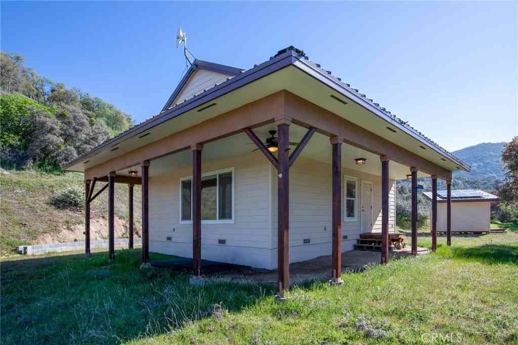 Homes For Sale - 44981 Todd Eymann Road<br/> Fresno County, Miramonte, CA 93641