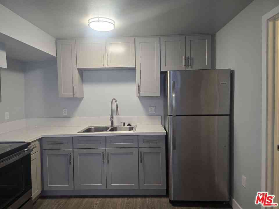 Apartment For Rent - 4929 Lynnfield Street #17<br/> Los Angeles, CA 90032