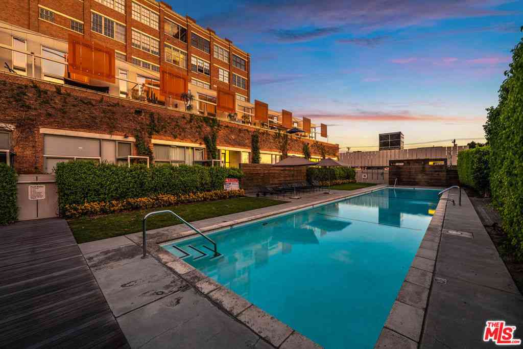 Condo For Rent - 1850 Industrial Street #106<br/> Los Angeles, CA 90021