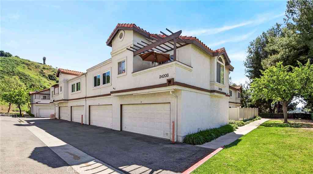 Condo For Sale - 24208 Sylvan Glen Road #E<br/> Diamond Bar, CA 91765